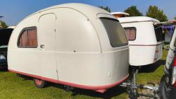 20250810 162947318 Schweizer Polyester Semmel